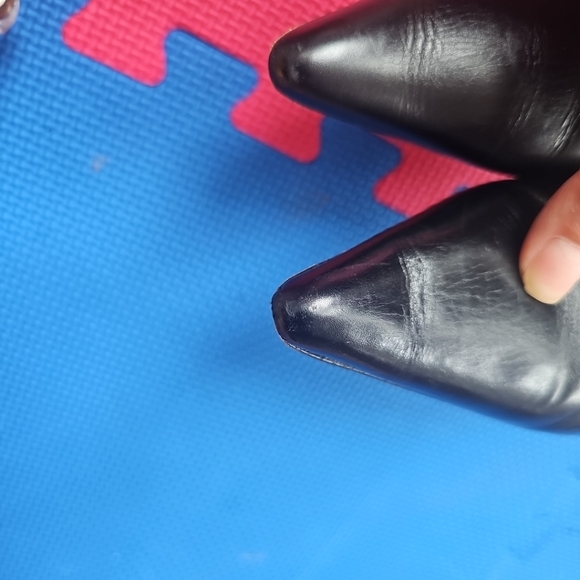 Amalfi Black Pointed Heels Pumps Size 8B - Picture 9 of 9